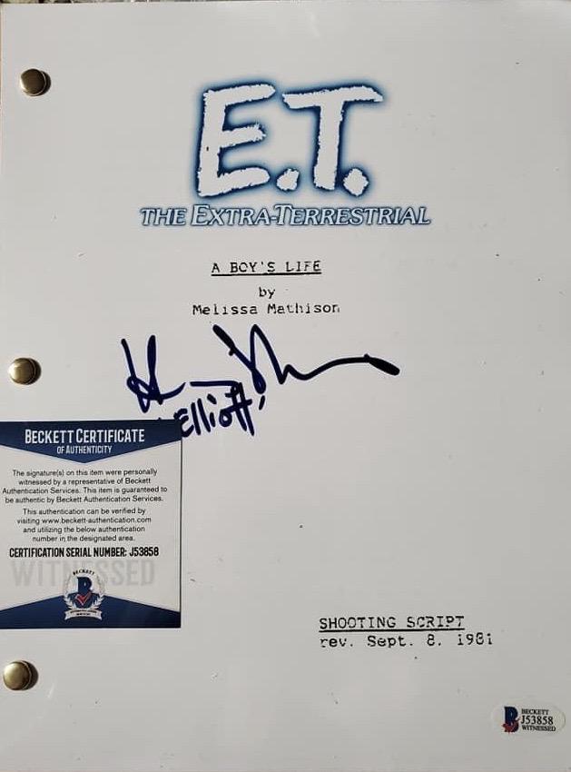 Henry Thomas Autograph Signed Photo: Category: Autograph CollectiblesSize: Width 8 inches x Height 10 inchesAutograph Includes: Henry ThomasItem is in great condition with no damage, unframedIf image of documentation is not attached in t