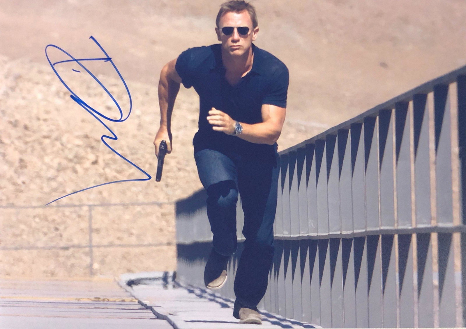 James Bond 007 Daniel Craig Signed Photo: Autographed by:Daniel CraigSize: 8" x 10"Authentication Code: PC25482Item is in great condition with no damage, unframed If image of documentation is not attached in the listing, the lot is sold witho