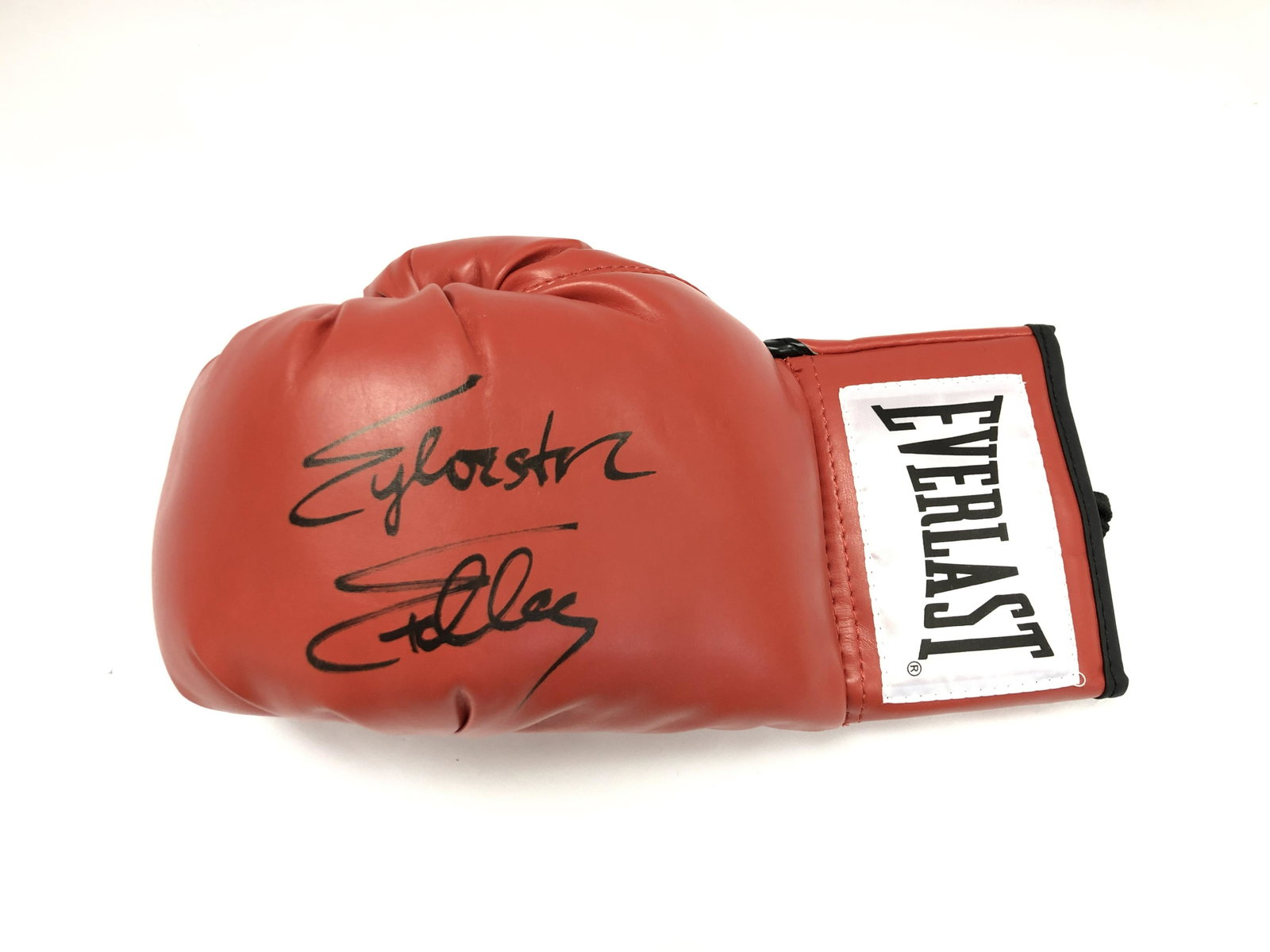 Sylvester Stallone Signd Boxing Glove: Autographed by:Sylvester StalloneAuthentication Code: MP32507Item is in great condition with no damage, unframed If image of documentation is not attached in the listing, the lot is sold without docum