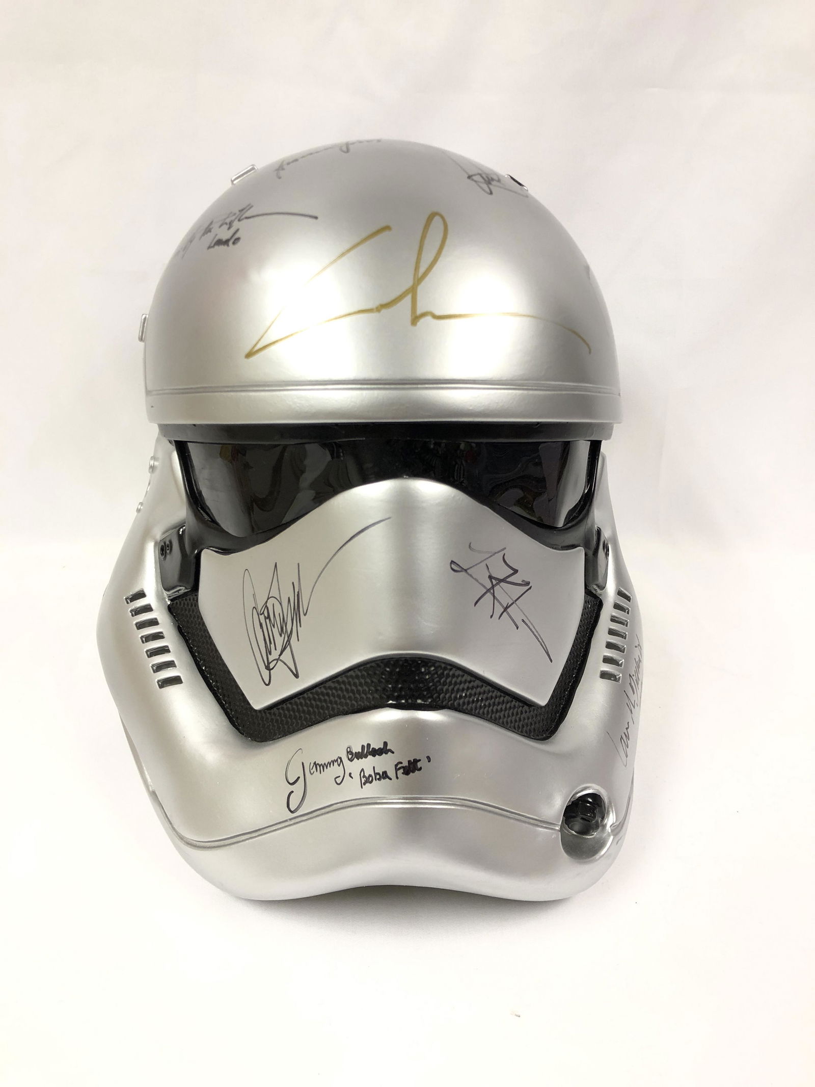 Star Wars George Lucas Signd Helmet: Autographed by:Marl Hamill, Harrison Ford, Carrie Fisher, Anothony Daniels, Peter Mayhew, Kenny Baker, Warwick Davis, George Luvas, John Williams, Andy Serkis, Oscar Issac, John Boyega, Daisy Ridley,