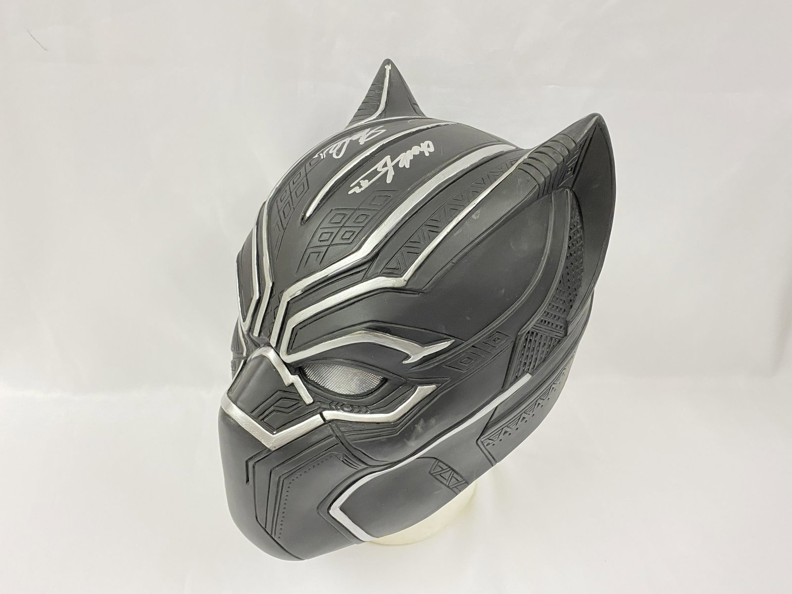 Black Panther Chadwick Boseman Signed Helmet: Autographed by:Chadwick Boseman, Stan LeeAuthentication Code: MP32804Item is in great condition with no damage, unframed If image of documentation is not attached in the listing, the lot is sold witho
