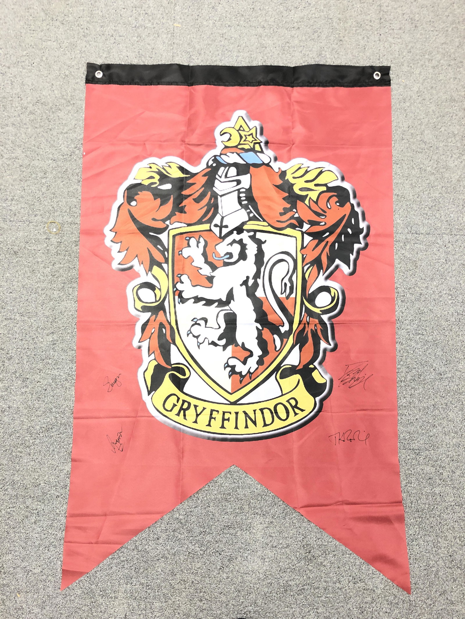 Harry Potter JK Rowling Emma Signed flag: Autographed by:JK Rowling, Daniel Radcliffe, Emma Watson, Rupert GrintAuthentication Code: MP32708Item is in great condition with no damage, unframed If image of documentation is not attached in the l