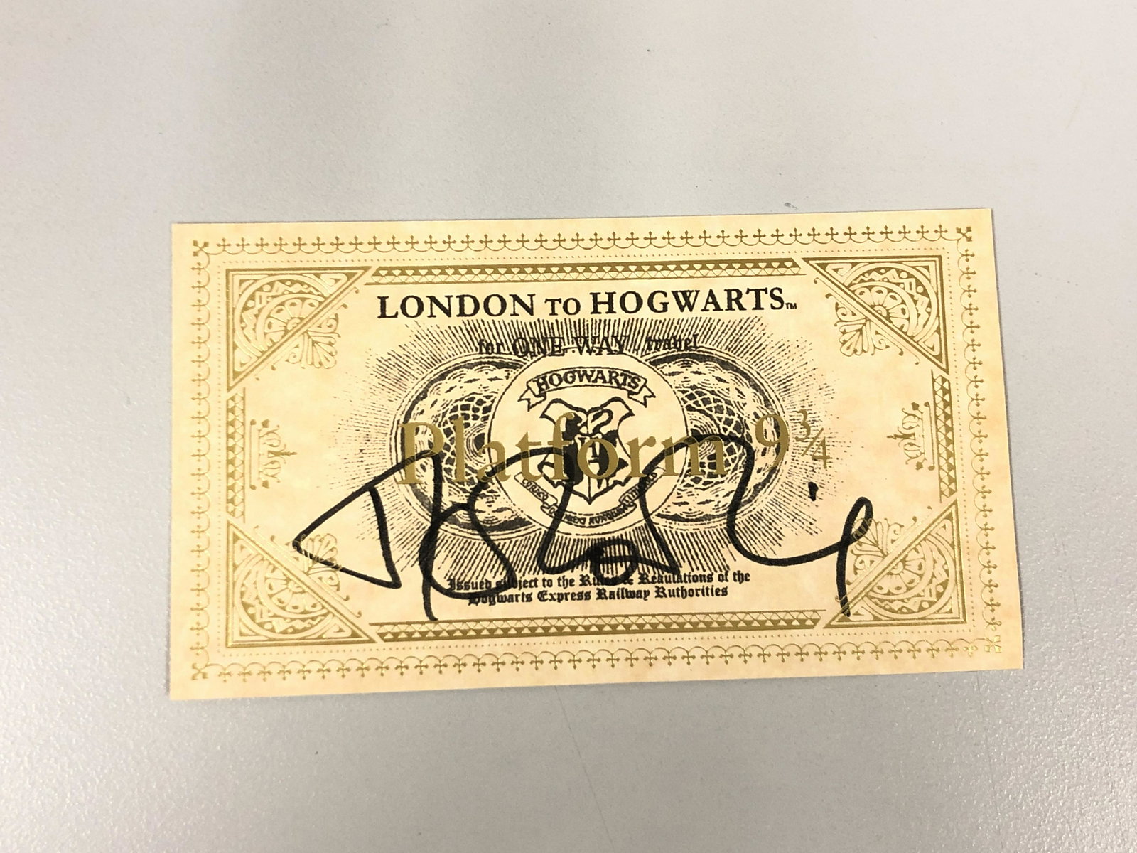 Harry Potter JK Rowling Signed Ttrain Ticket: Autographed by:JK RowlingAuthentication Code: MP32863Item is in great condition with no damage, unframed If image of documentation is not attached in the listing, the lot is sold without documents. Pl
