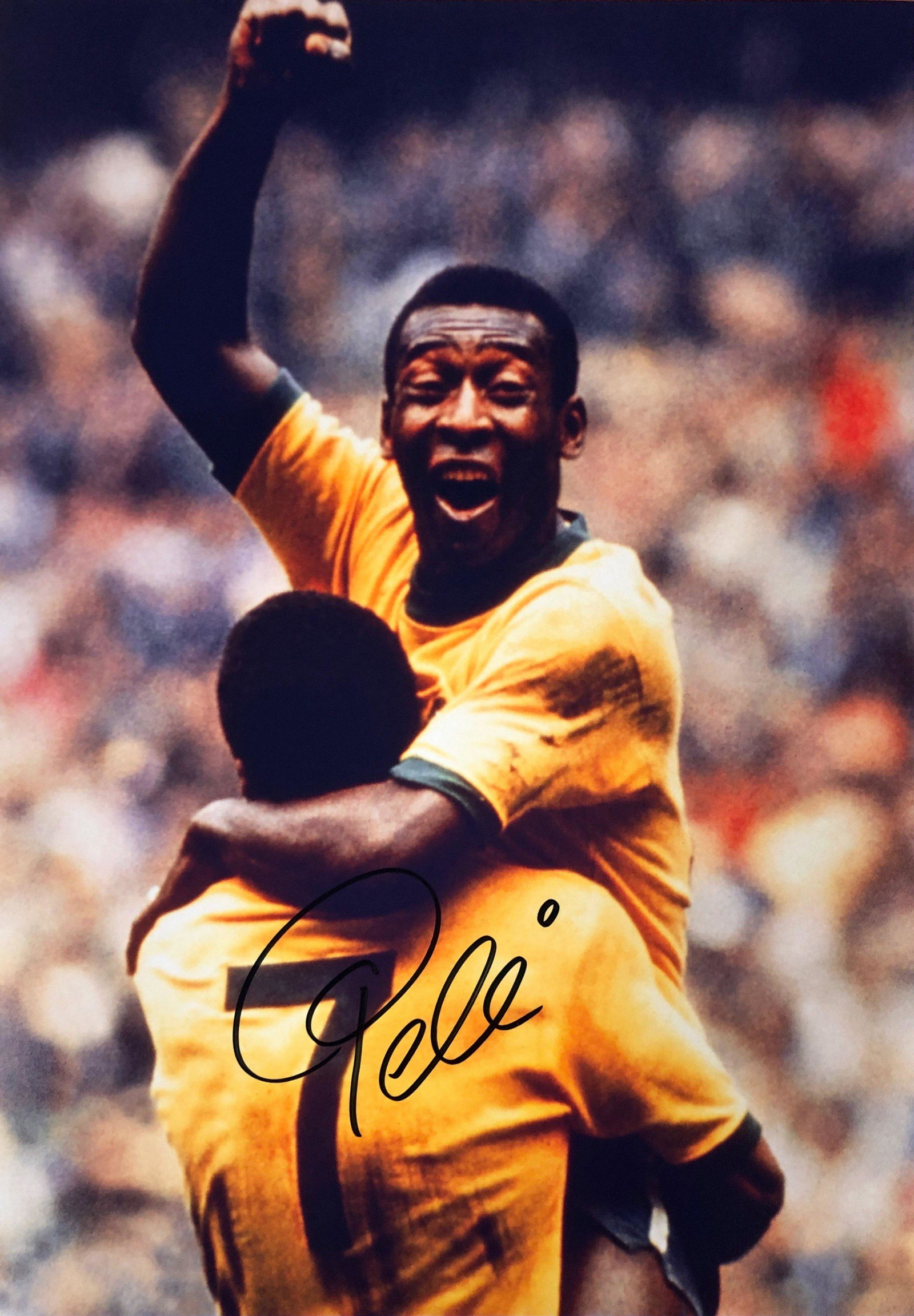 Pele Signed Photo: Autographed by:PeleAuthentication Code: PC26112Item is in great condition with no damage, unframed If image of documentation is not attached in the listing, the lot is sold without documents. Please r