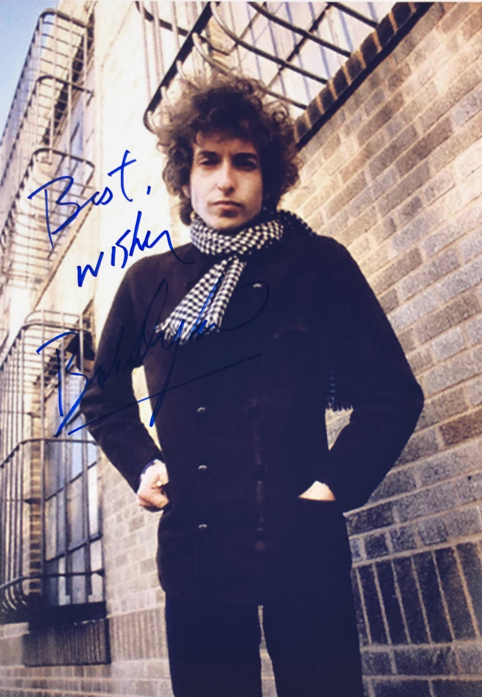 Bob Dylan Signed Photo: Autographed by:Bob DylanAuthentication Code: PC26174Item is in great condition with no damage, unframed If image of documentation is not attached in the listing, the lot is sold without documents. Ple