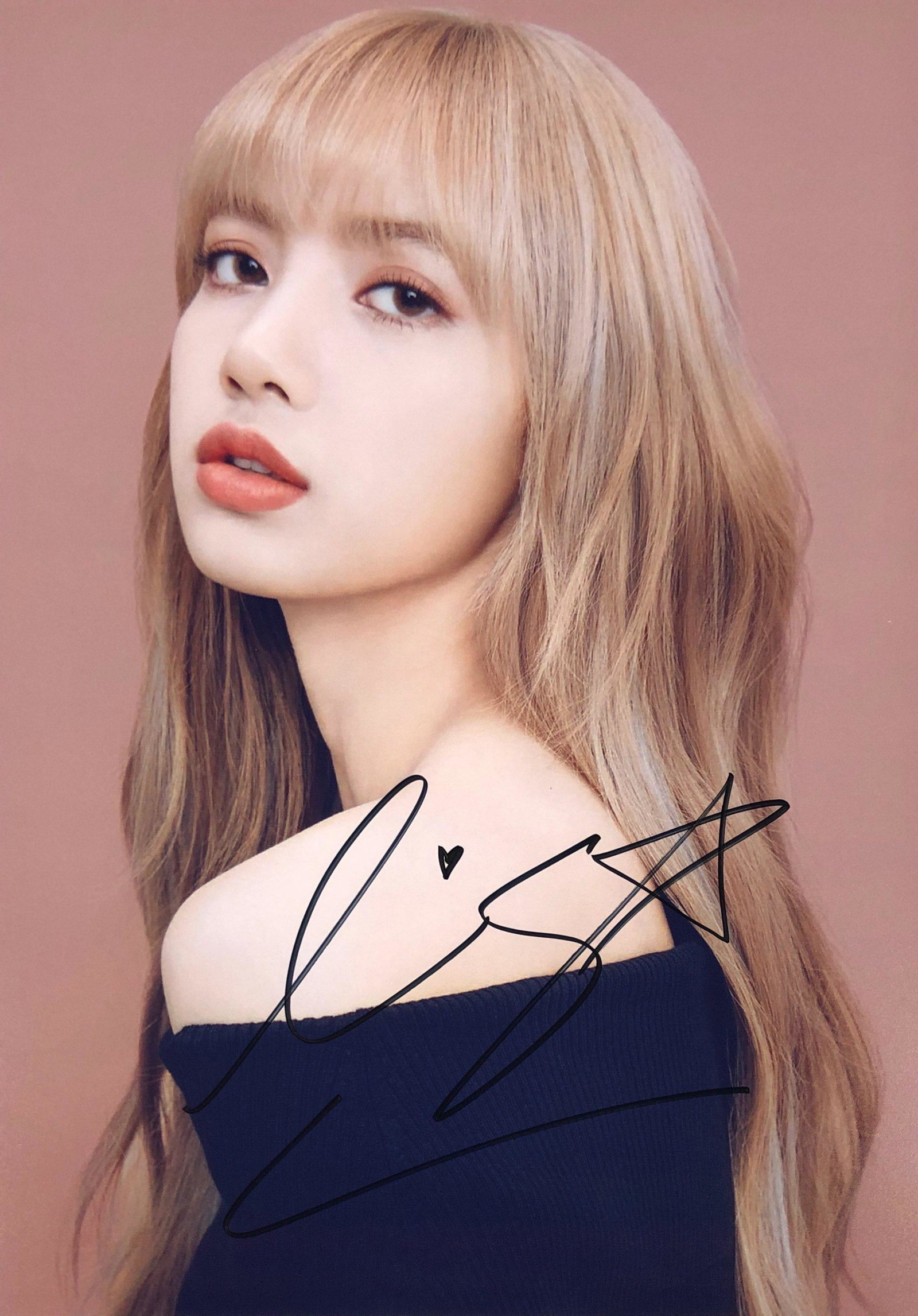 Blackpink Lisa Signed Photo: Autographed by:Blackpink LisaAuthentication Code: PC26265Item is in great condition with no damage, unframed If image of documentation is not attached in the listing, the lot is sold without documents