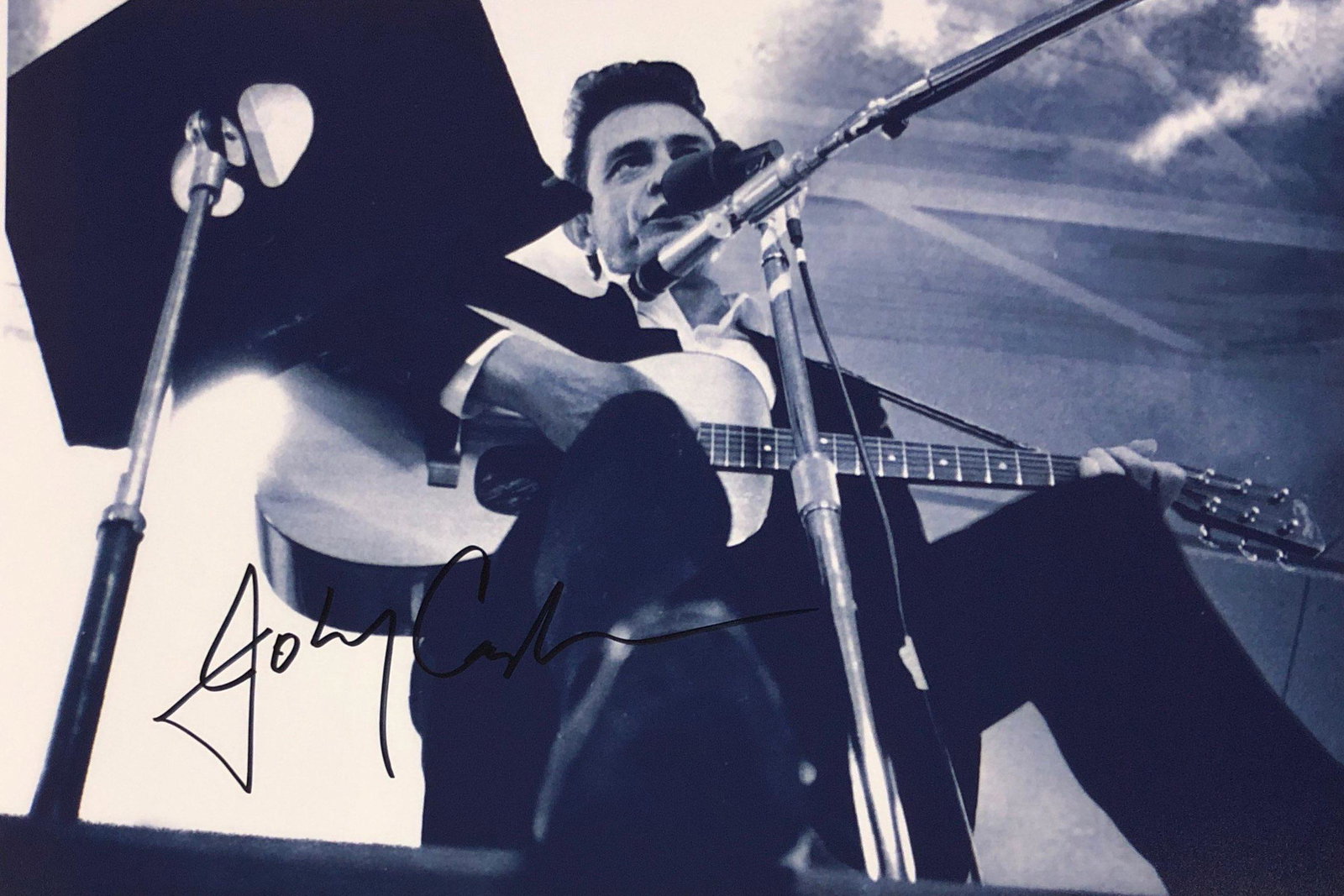Johnny Cash Signed Photo: Autographed by:Johnny CashAuthentication Code: PC26346Item is in great condition with no damage, unframed If image of documentation is not attached in the listing, the lot is sold without documents. P