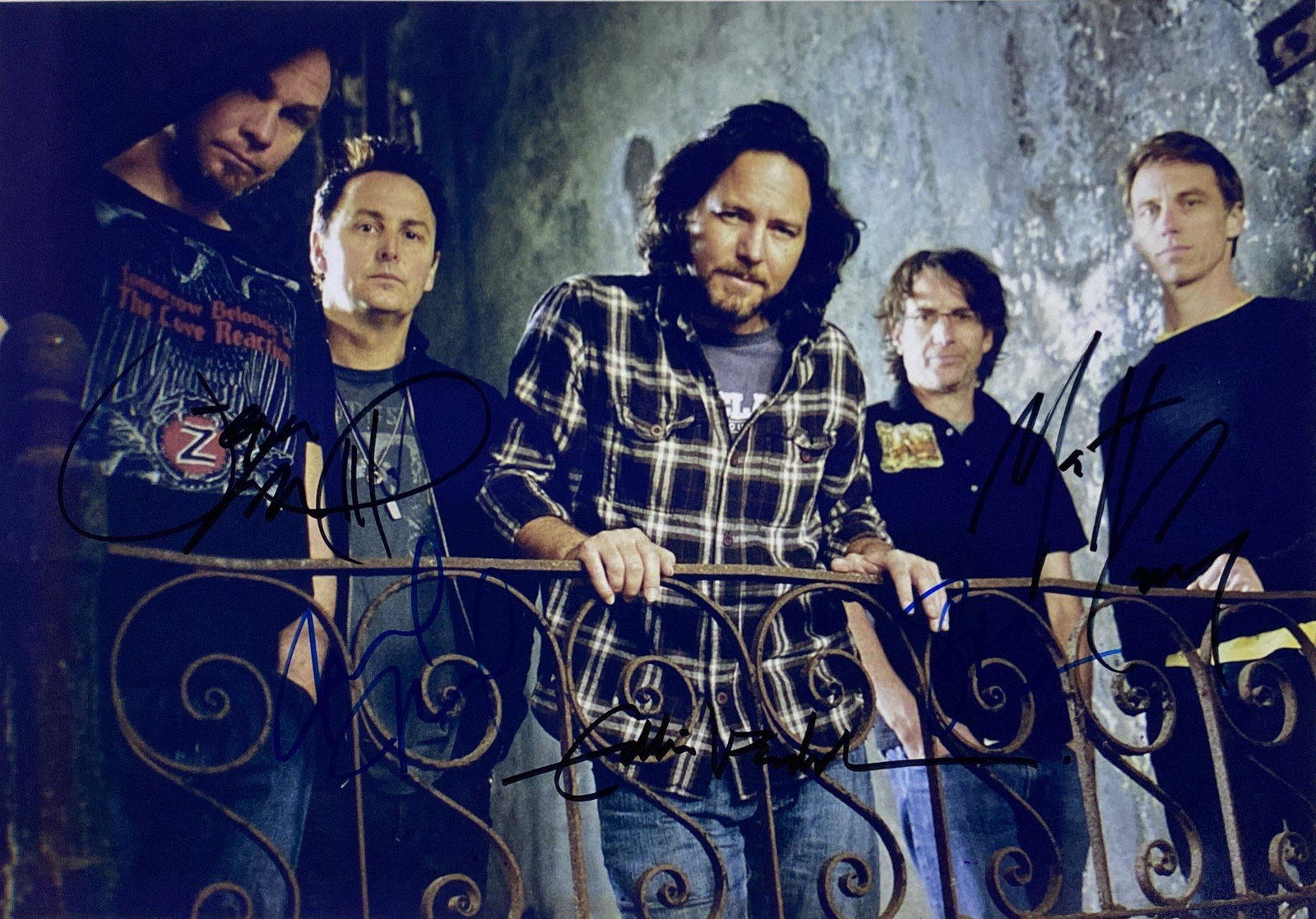 Pearl Jam Eddie Vedder Signed Photo: Autographed by:Eddie Vedder, Stone Gossard, Mike McCready, Jeff Ament, Matt CameronSize : 8" x 10"Authentication Code: PC26586Item is in great condition with no damage, unframed If image of documentat
