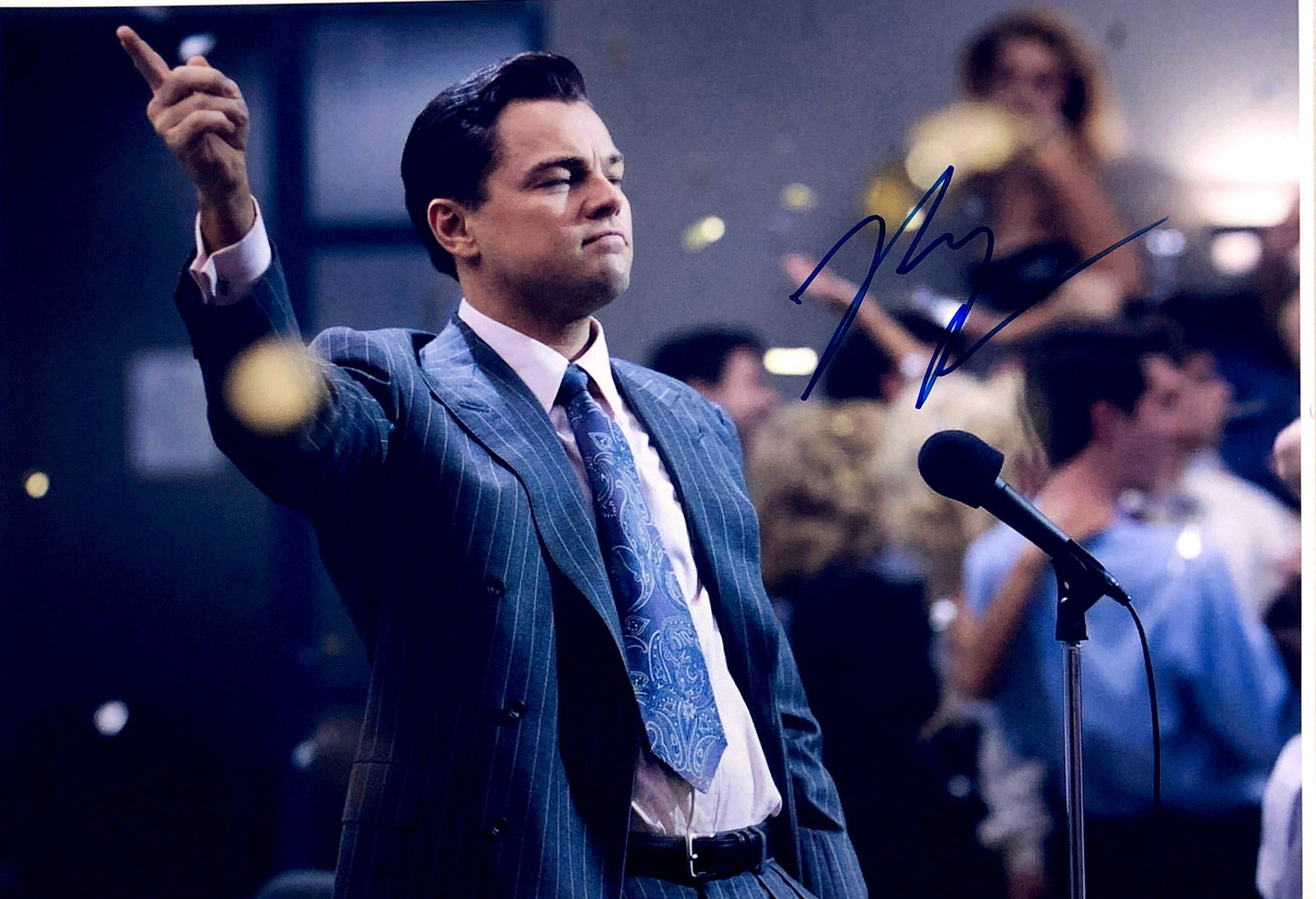 Leonardo DiCarpio Autograph Signed Wolf of Wall Street: Category: Autograph Photo CollectiblesSize: Width 8 inches x Height 10 inchesAutograph Includes: Leonardo DiCarpioItem is in great condition with no damage, unframedIf image of documentation is not at