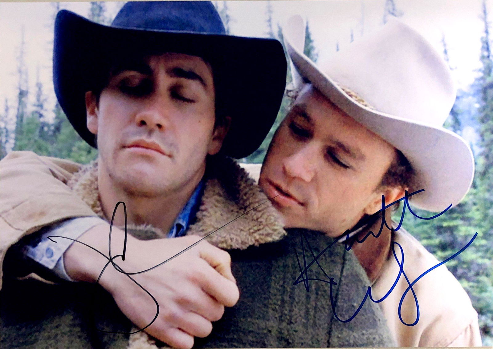 Heath Ledger Jake Gyllenhaal Autograph Signed Brokeback: Category: Autograph Photo CollectiblesSize: Width 8 inches x Height 10 inchesAutograph Includes: Health Ledger, Jake GyllenhaalItem is in great condition with no damage, unframedIf image of documentat