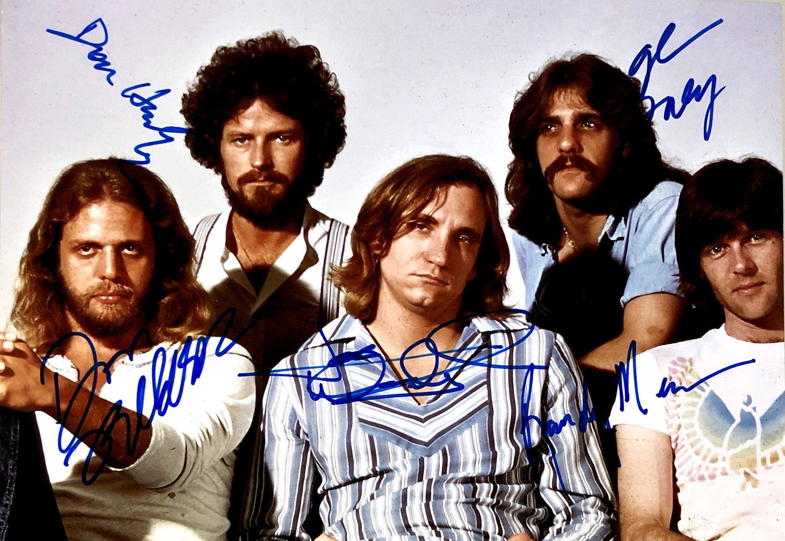 Don Henley Autograph Signed Eagles Photo: Category: Autograph Photo CollectiblesSize: Width 8 inches x Height 10 inchesAutograph Includes: Don Henley, Joe Walsh, bernie Leadon, Glenn Frey, Randy MeisnerItem is in great condition with no damag