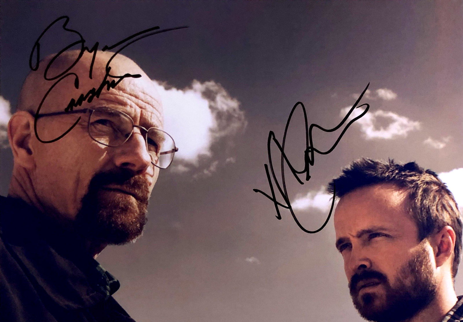 Bryan Crantson Autograph Signed Breaking Bad Photo: Category: Autograph Photo CollectiblesSize: Width 8 inches x Height 10 inchesAutograph Includes: Bryan Cranston, Aaron PaulItem is in great condition with no damage, unframedIf image of documentation 