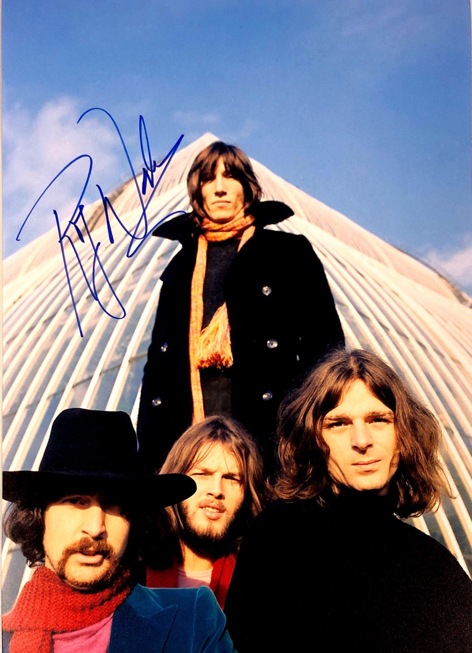 Roger Waters Autograph Signed Poster: Category: Autograph Photo CollectiblesSize: Width 11 inches x Height 16 inchesAutograph Includes: Steven TylerItem is in great condition with no damage, unframedIf image of documentation is attached i