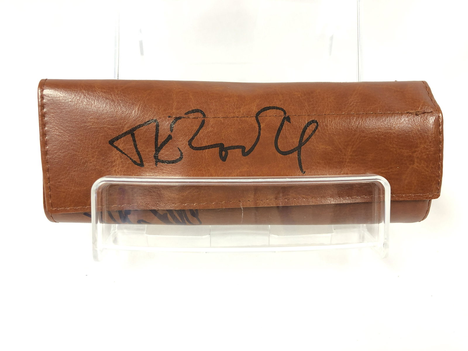 Daniel Radcliffe Autograph Signed Harry Potter Pouch: Category: Autograph CollectiblesAutograph Includes: JK Rowling, Daniel RadcliffeItem is in great condition with no damage, unframedIf image of documentation is attached in the listing, the lot is sold