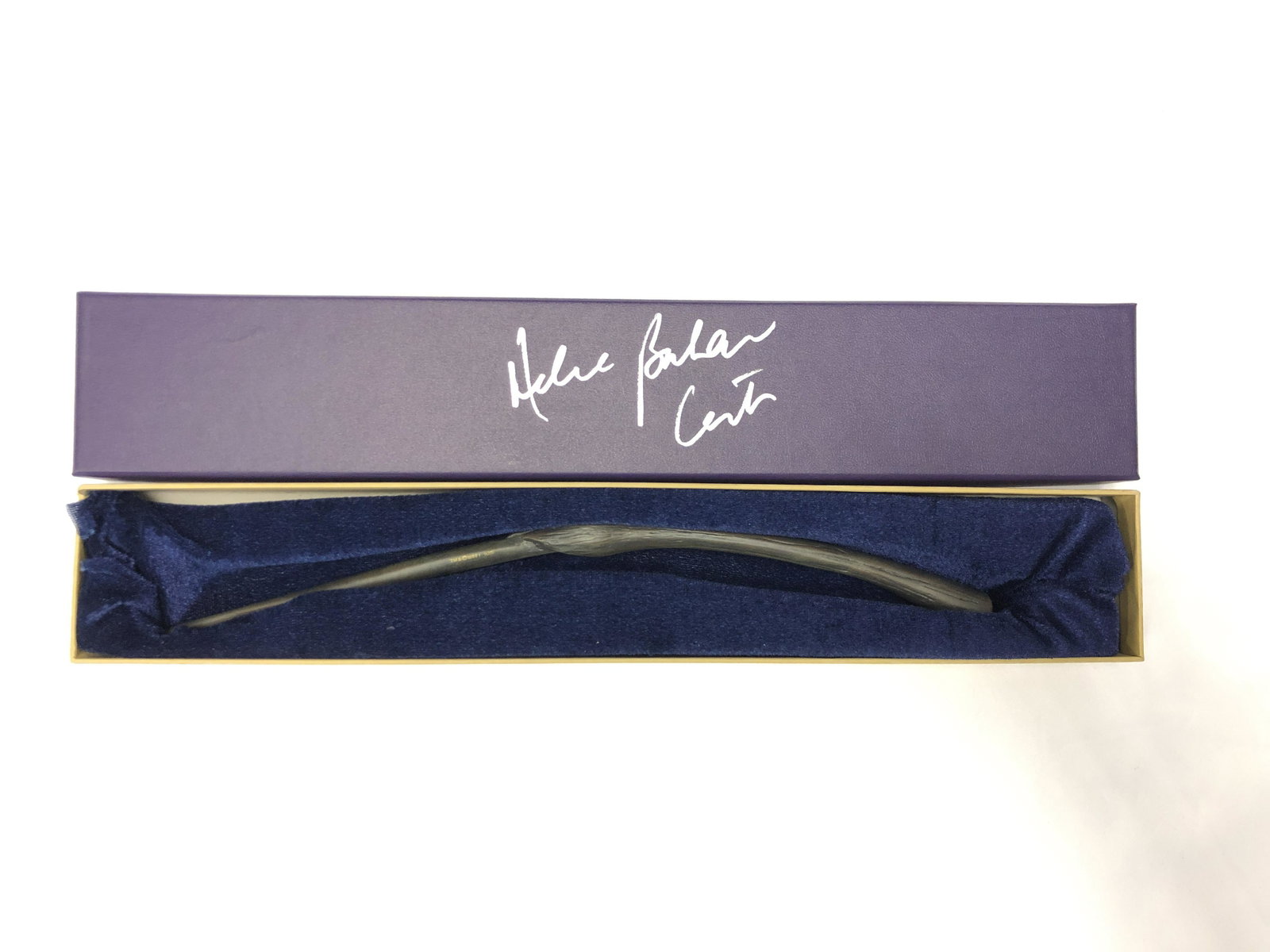 Helena Bonham Carter Autograph Signed Harry Potter Wand: Category: Autograph CollectiblesAutograph Includes: Helena Bonham CarterItem is in great condition with no damage, unframedIf image of documentation is attached in the listing, the lot is sold with do