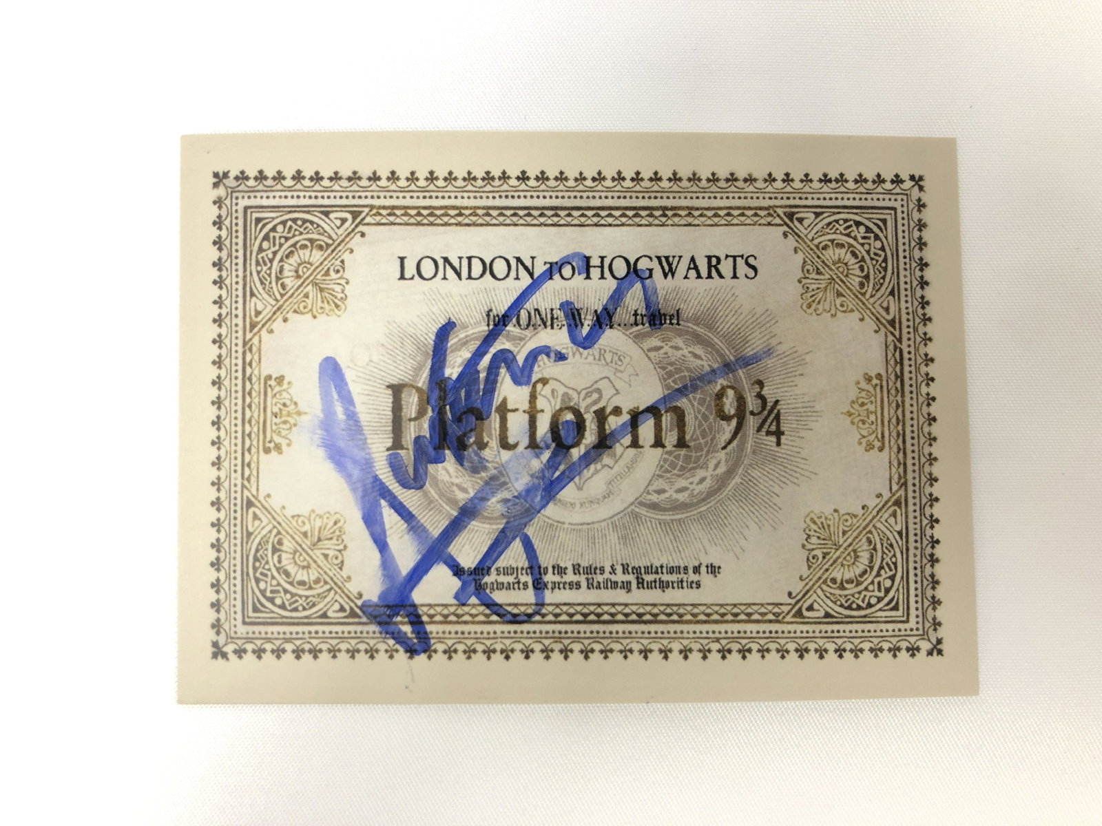 Rupert Grint Autograph Signed Harry Potter Train Ticket: Category: Autograph CollectiblesAutograph Includes: Rupert GrintItem is in great condition with no damage, unframedIf image of documentation is attached in the listing, the lot is sold with documents.