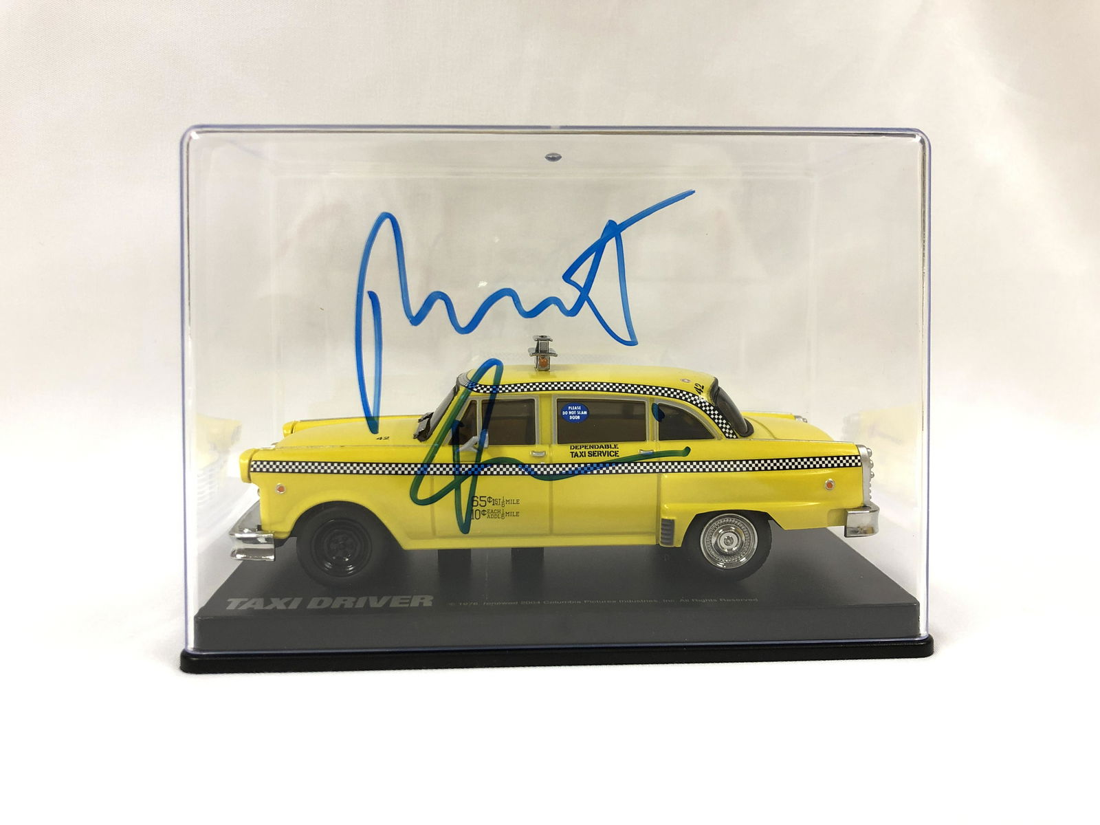 Robert De Niro Autograph Signed Taxi Driver Car: Category: Autograph CollectiblesAutograph Includes: Robert De NiroItem is in great condition with no damage, unframedIf image of documentation is attached in the listing, the lot is sold with document