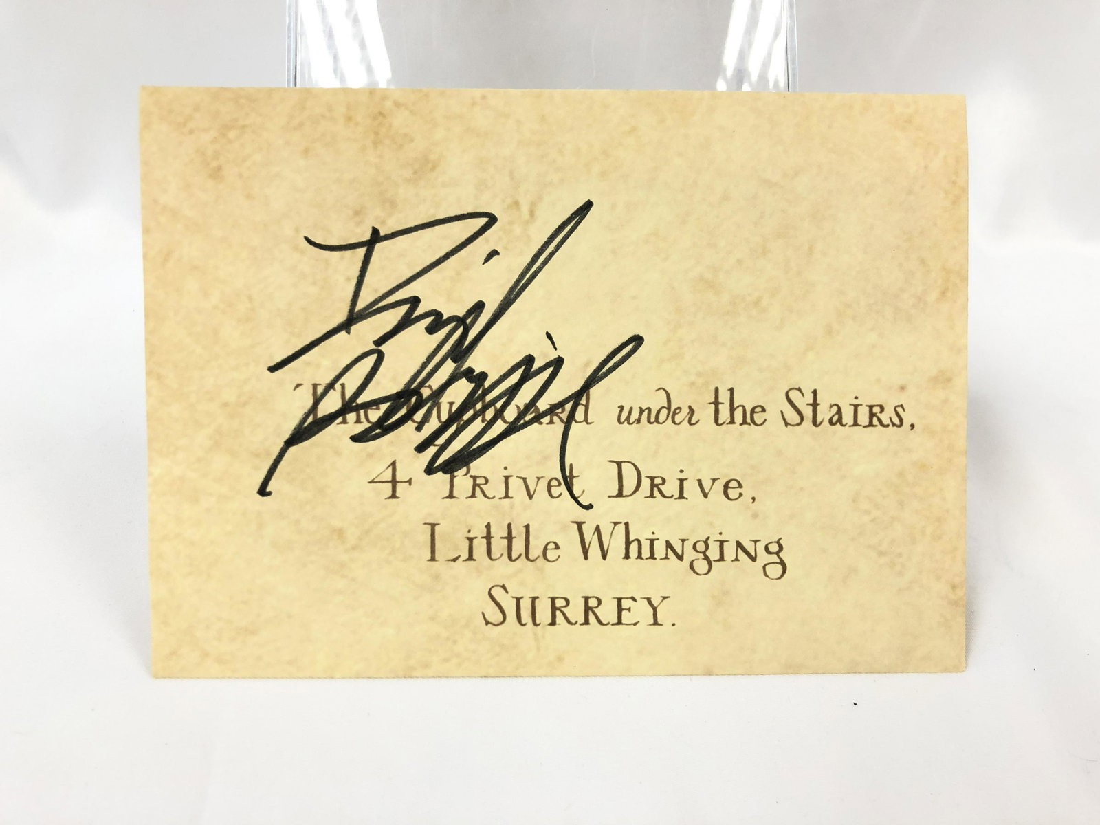 Daniel Radcliffe Autograph Signd Harry Potter Letter: Category: Autograph CollectiblesAutograph Includes: Daniel RadcliffeItem is in great condition with no damage, unframedIf image of documentation is attached in the listing, the lot is sold with docume