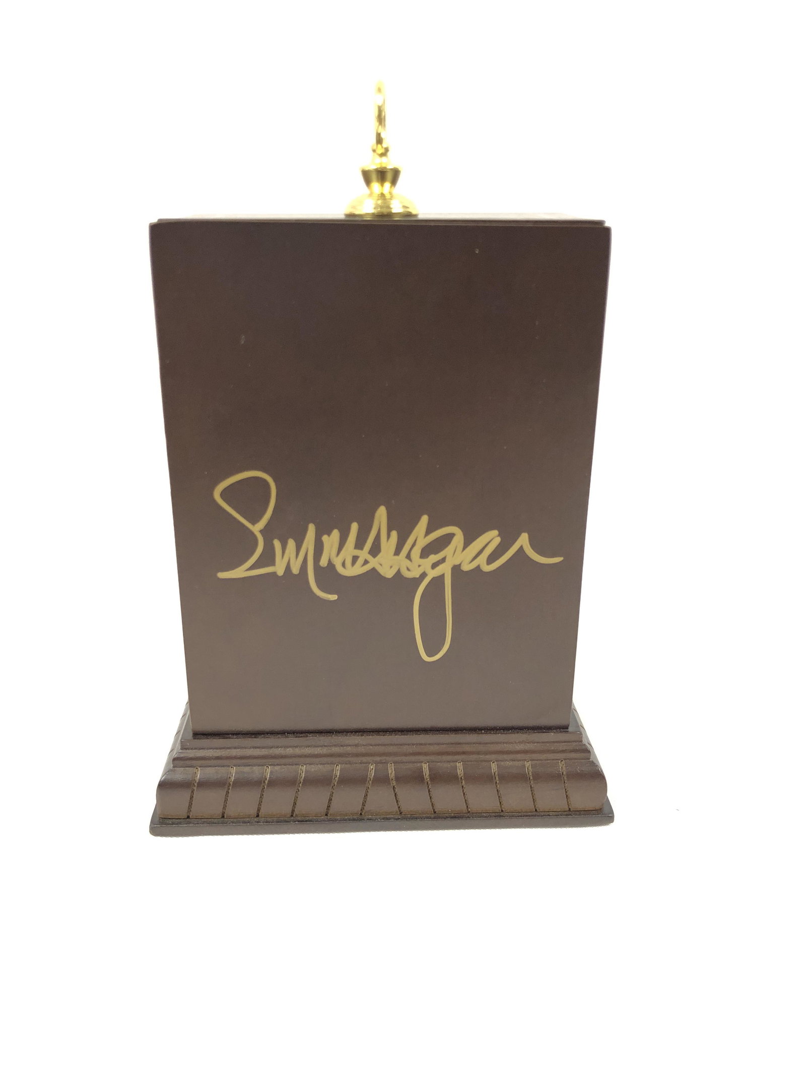 Emma Watson Autograph Signd Harry Potter Time Turner: Category: Autograph CollectiblesAutograph Includes: Emma WatsonItem is in great condition with no damage, unframedIf image of documentation is attached in the listing, the lot is sold with documents. 