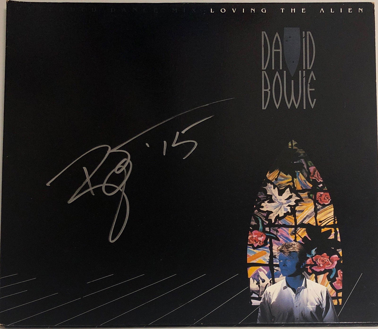David Bowie Autograph Signed Loving the AlienVinyl: Category: Autograph CollectiblesAutograph Includes: David BowieItem is in great condition with no damage, unframedIf image of documentation is attached in the listing, the lot is sold with documents.