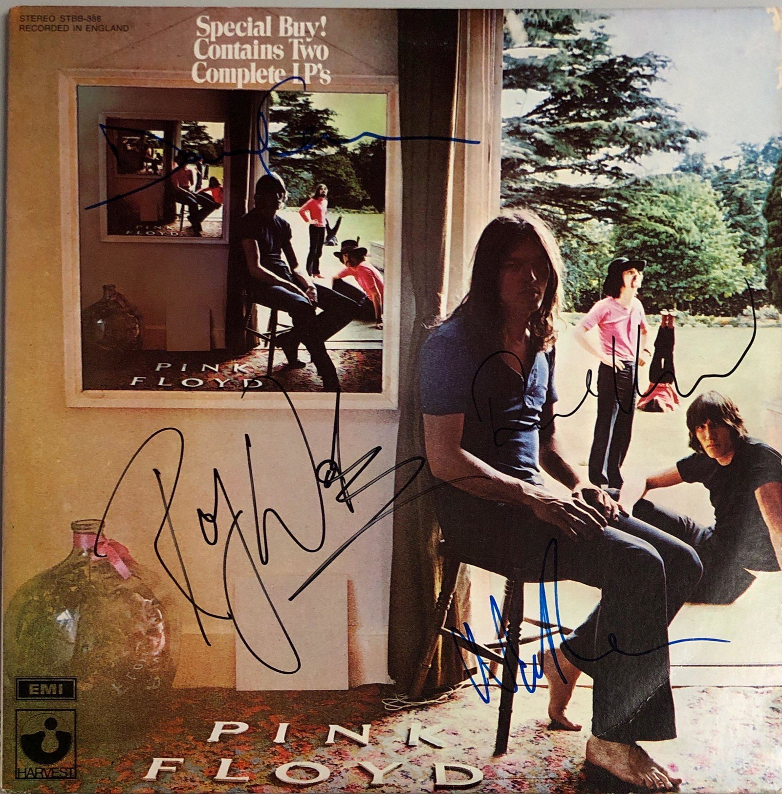 Roger Waters Autograph Signed Pink Floyd Ummagumma: Category: Autograph CollectiblesAutograph Includes: Nick Mason, Roger WatersItem is in great condition with no damage, unframedIf image of documentation is attached in the listing, the lot is sold wit