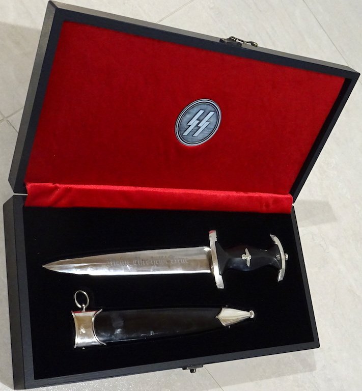 POST-WAR WAFFEN SS DAGGER & SCABBARD HARD CASE BOX ETUI: NICE BRAND NEW HARD CASE FOR ANY WAFFEN SS DAGGER. GREAT WAY TO PROTECT YOUR DAGGER AND TO DISPLAY IT.THE CASE IS MODERN MADE.IT HAVE A SS RUNES ON THE COVER AND ALSO ON THE INSIDE, SEE PHOTOS. THE DA