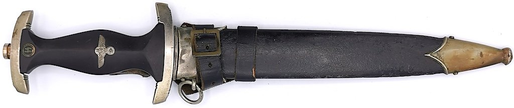 EARLY WAFFEN SS DAGGER RZM M7/81 124/39 VERTICAL HANGER: AMAZING SS Enlisted Man's Dagger RZM M7/81 - RZM 124/39 SS BY Karl Tiegel COMES WITH A NICE VERTICAL LEATHER HANGER LOOP MADE BY ASSMANN WELL THAT IS ONE NICE SS DAGGER WITH AN ORIGINAL UNTOUCHED PATI