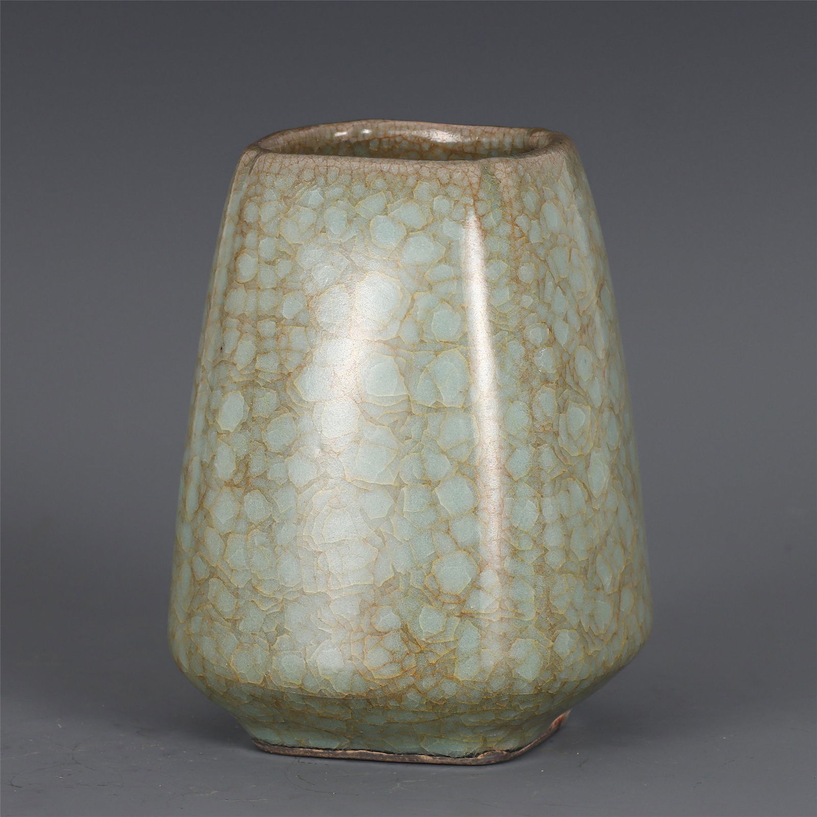 A CHINESE GUAN-TYPE SQUARE PORCELAIN BRUSH POT (1 of 8)