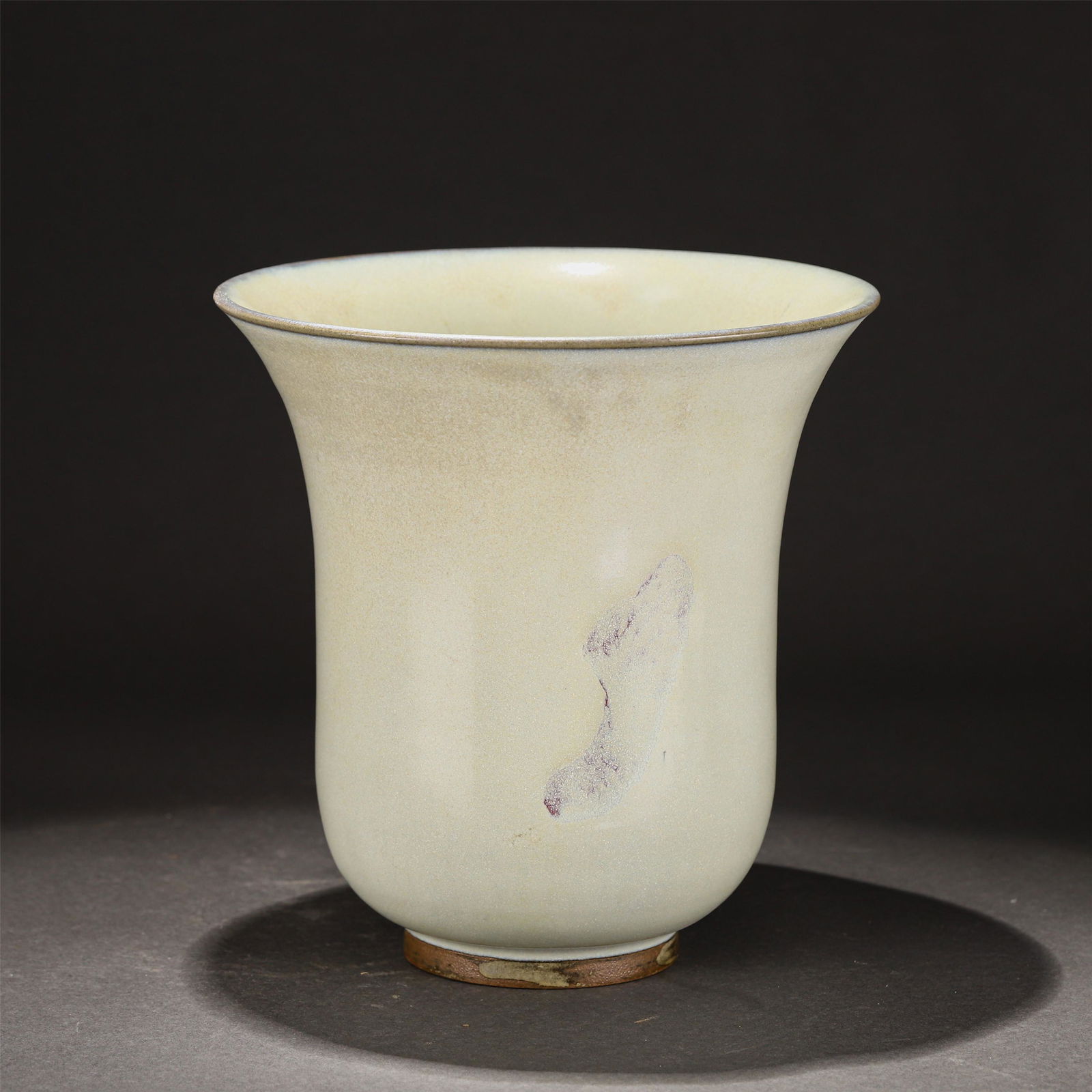 A CHINESE WHITE GLAZED PORCELAIN FLOWER POT (1 of 8)