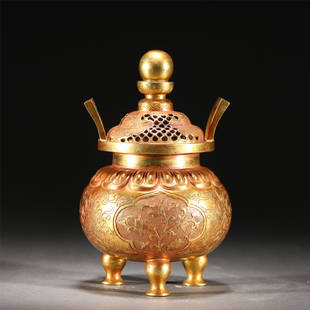 A CHINESE BRONZE LIDDED CENSER: L. 11 cm. H. 17 cm. Weight 630 gram.