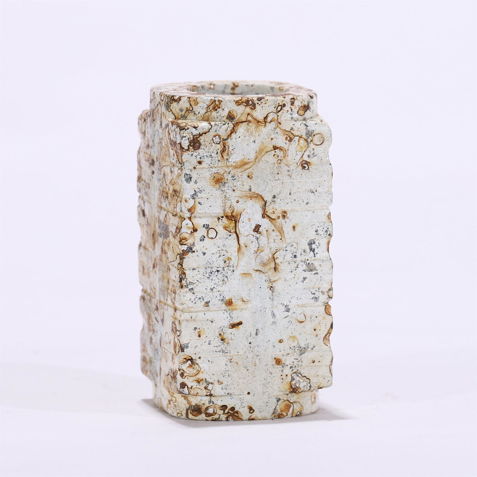 A CHINESE JADE CONG STYLE VASE (1 of 10)