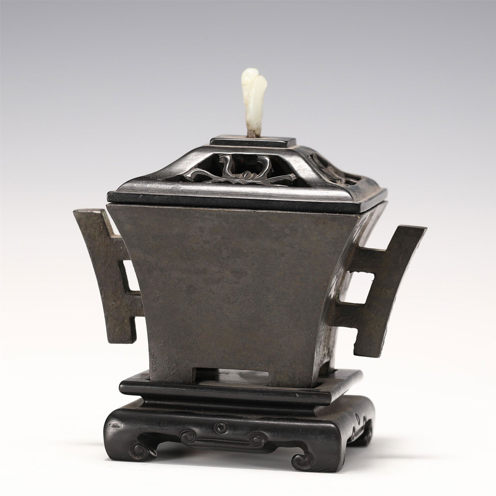 A CHINESE BRONZE LIDDED CENSER (1 of 10)