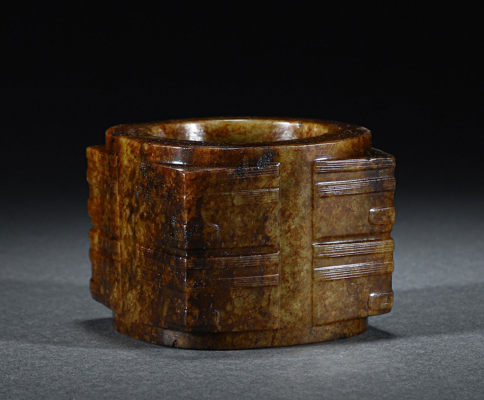 A CHINESE JADE CONG STYLE VASE (1 of 10)