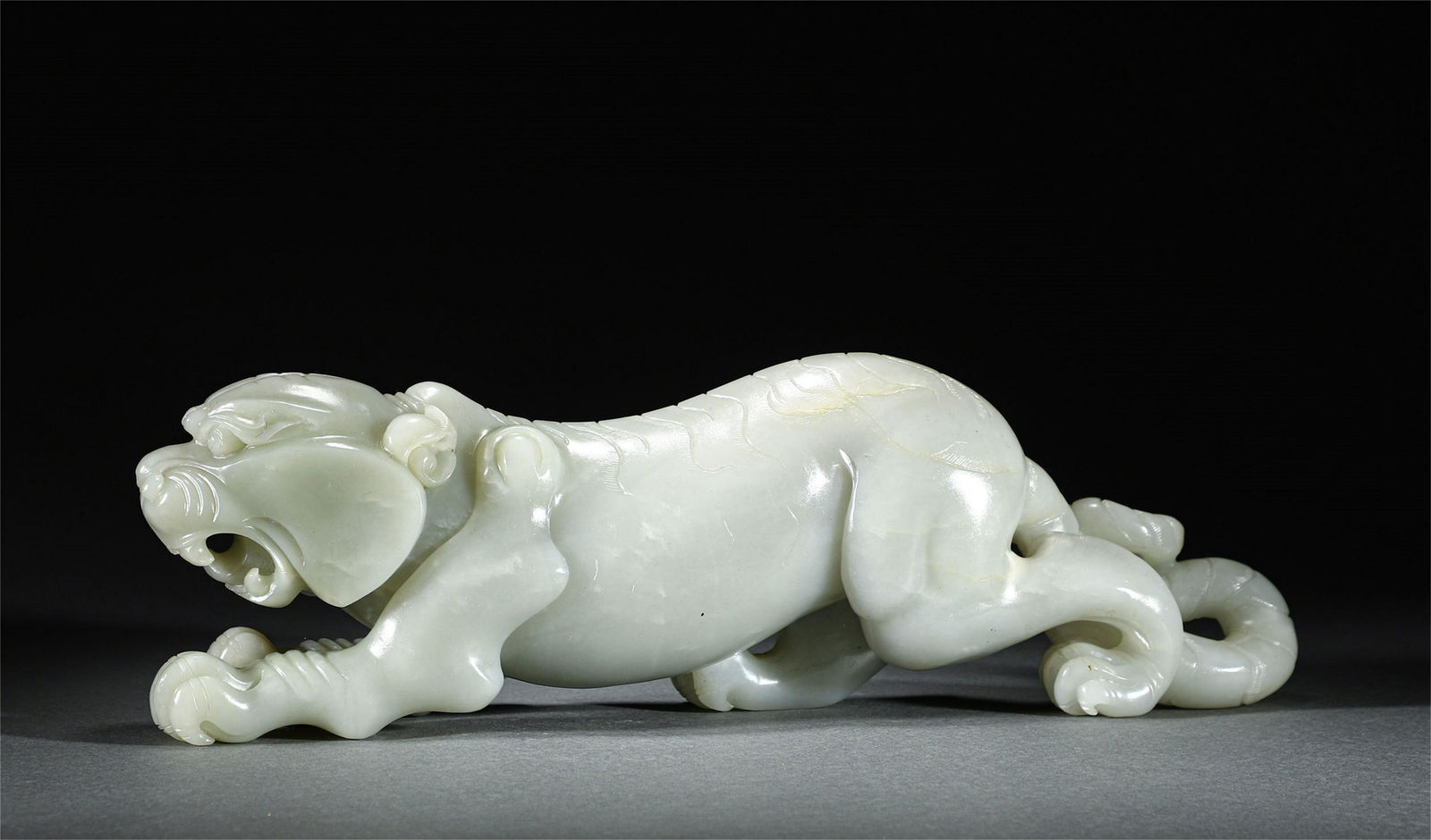 A CHINESE JADE ORNAMENTS (1 of 9)