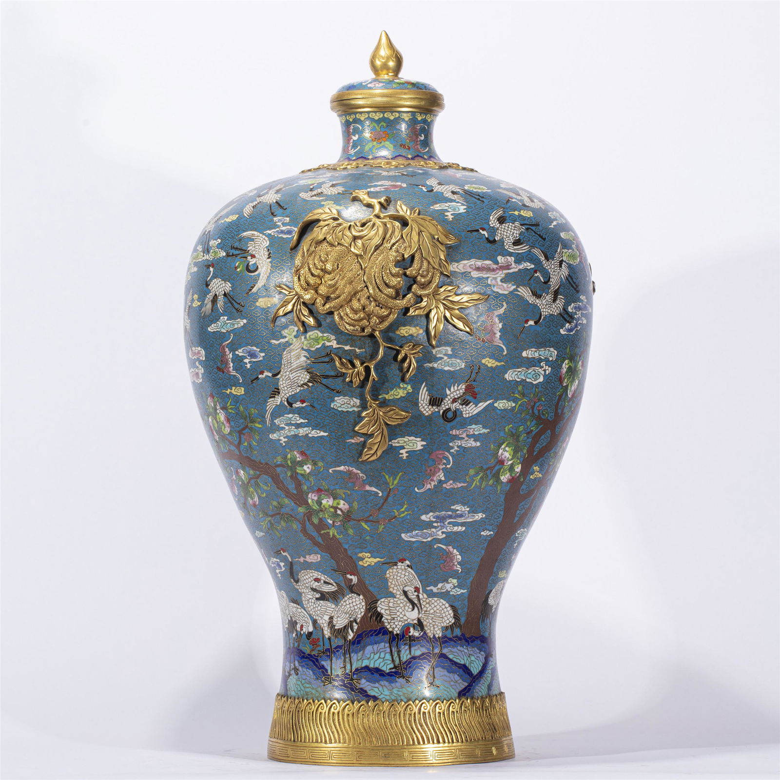 A CHINESE CLOISONNE ENAMEL FLOWER VASE (1 of 9)