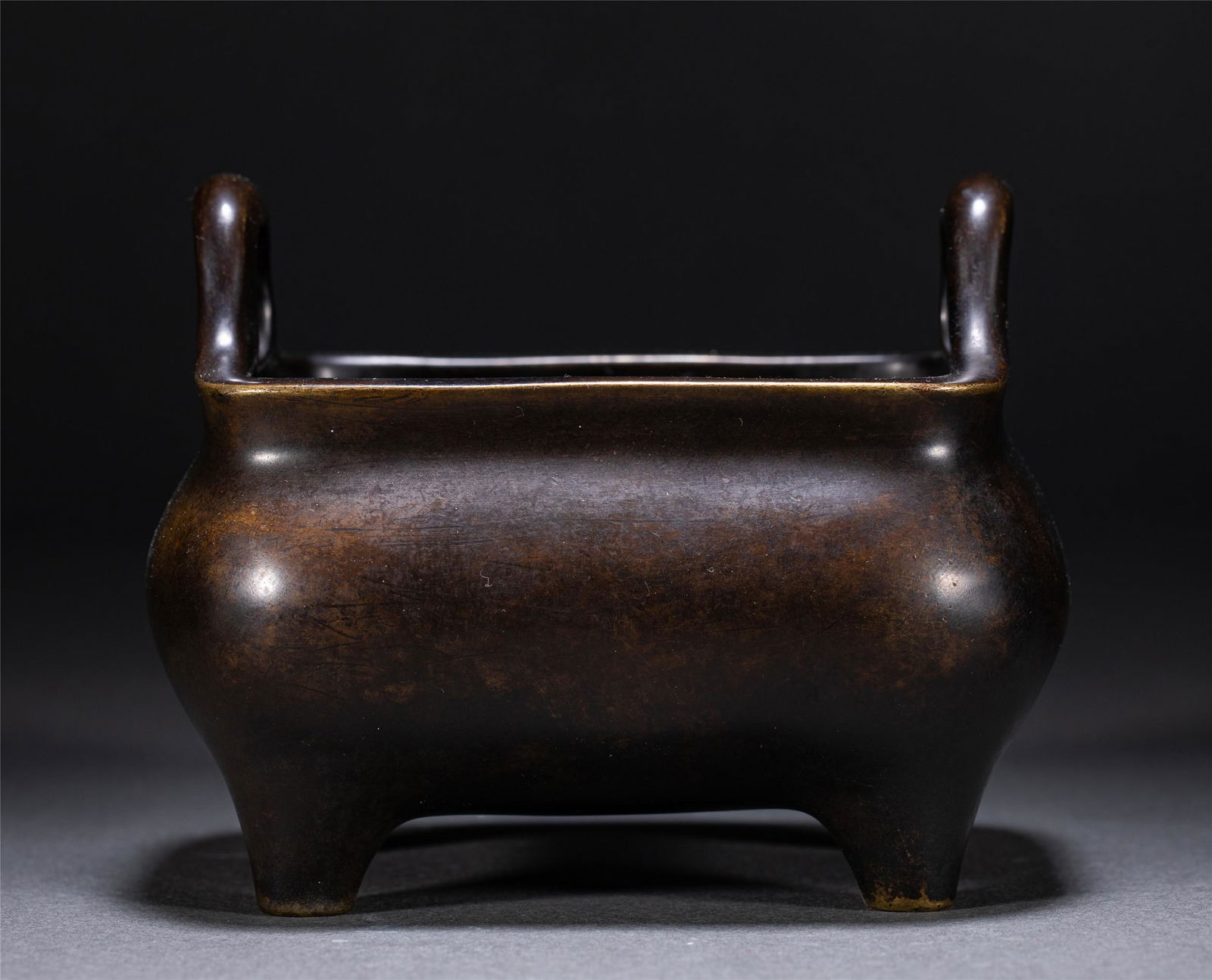 A CHINESE BRONZE SQUARE CENSER (1 of 6)