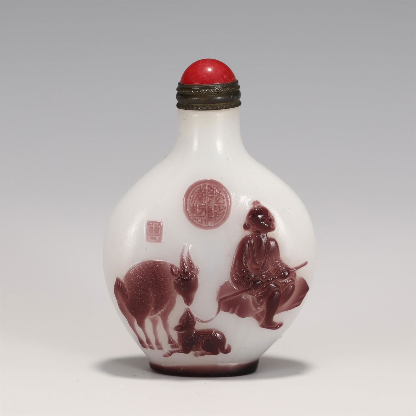 A CHINESE JADE SNUFF BOTTLE (1 of 10)