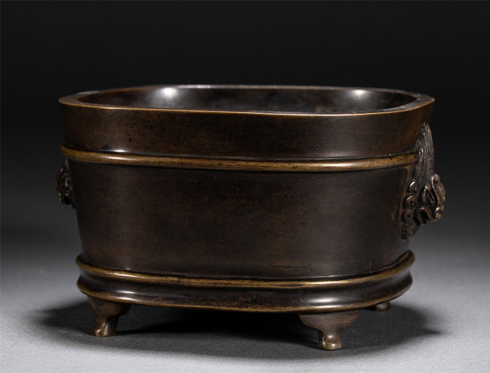A CHINESE BRONZE BEAST EARRS CENSER (1 of 9)