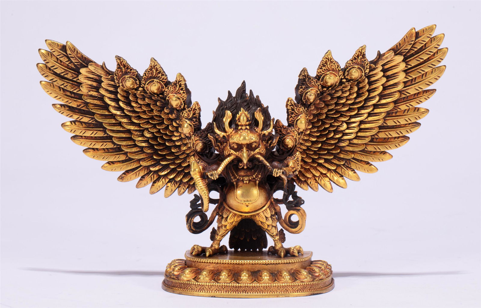 A CHINESE GILT BRONZE FIGURE OF BUDDHA STATUE (1 of 11)