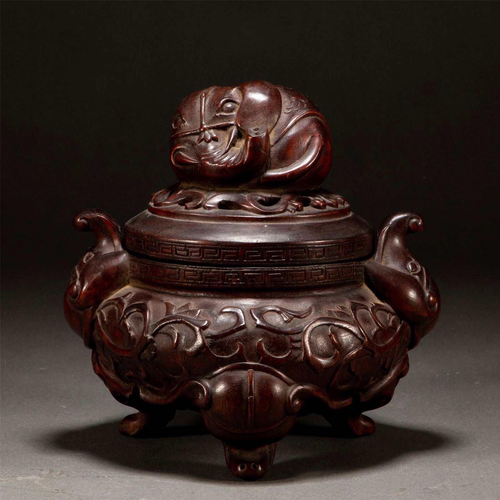 A CHINESE CHENXIANG LIDDED CENSER (1 of 8)