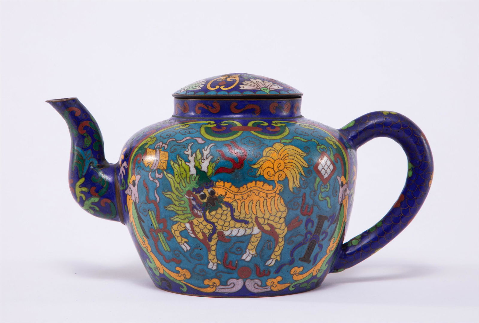 A CHINESE CLOISONNE TEAPOT (1 of 9)