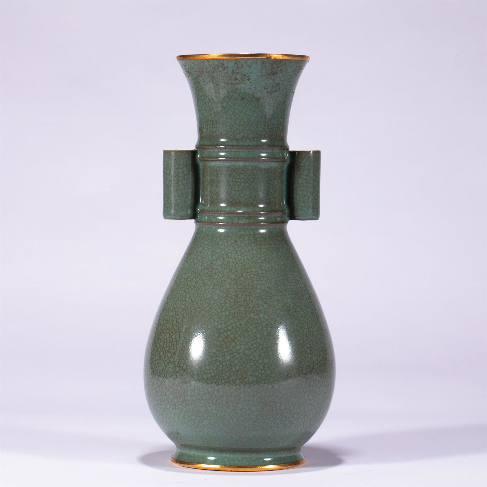 A CHINESE CELADON GLAZE PORCELAIN VASE (1 of 10)