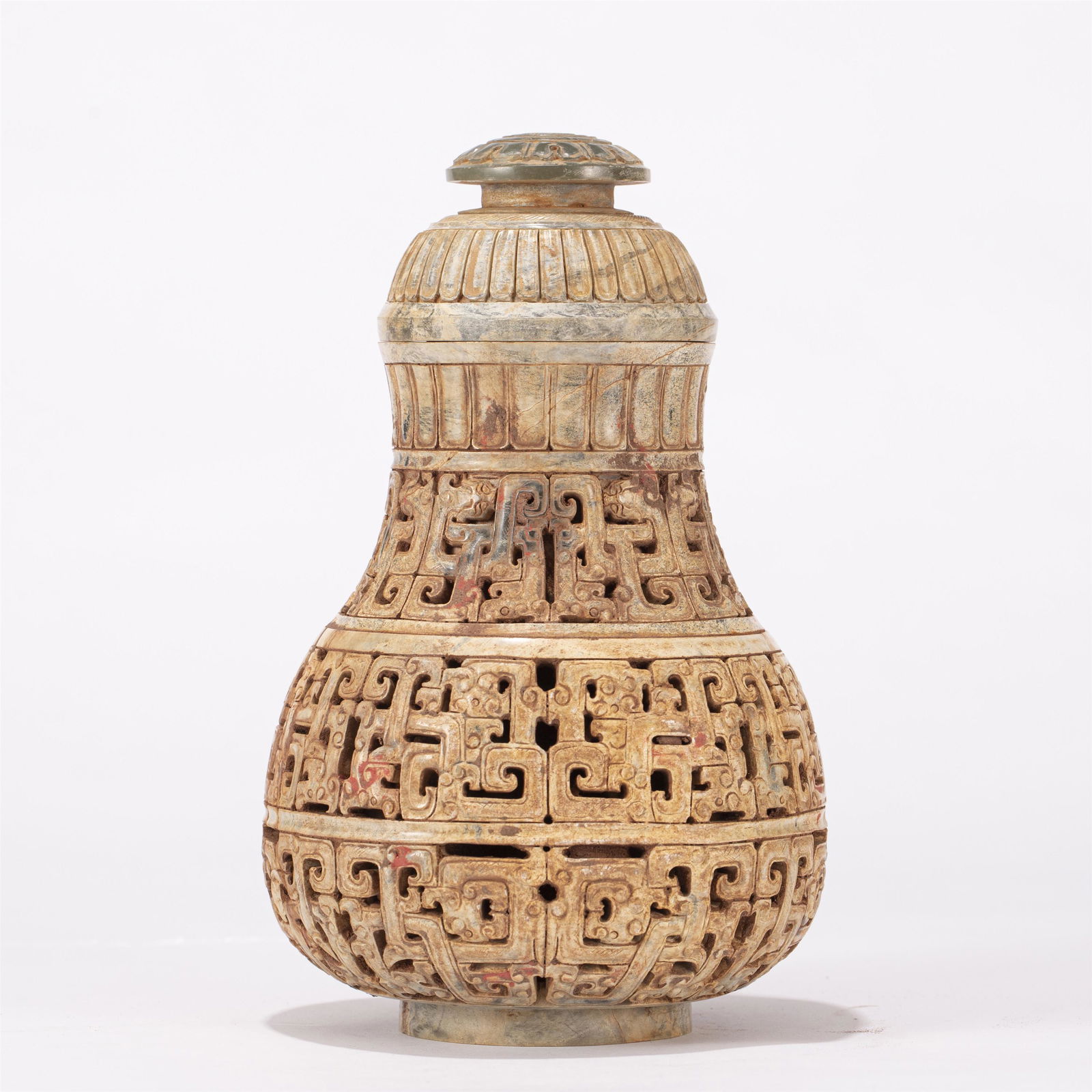 A CHINESE OPENWORK JADE VASE (1 of 10)