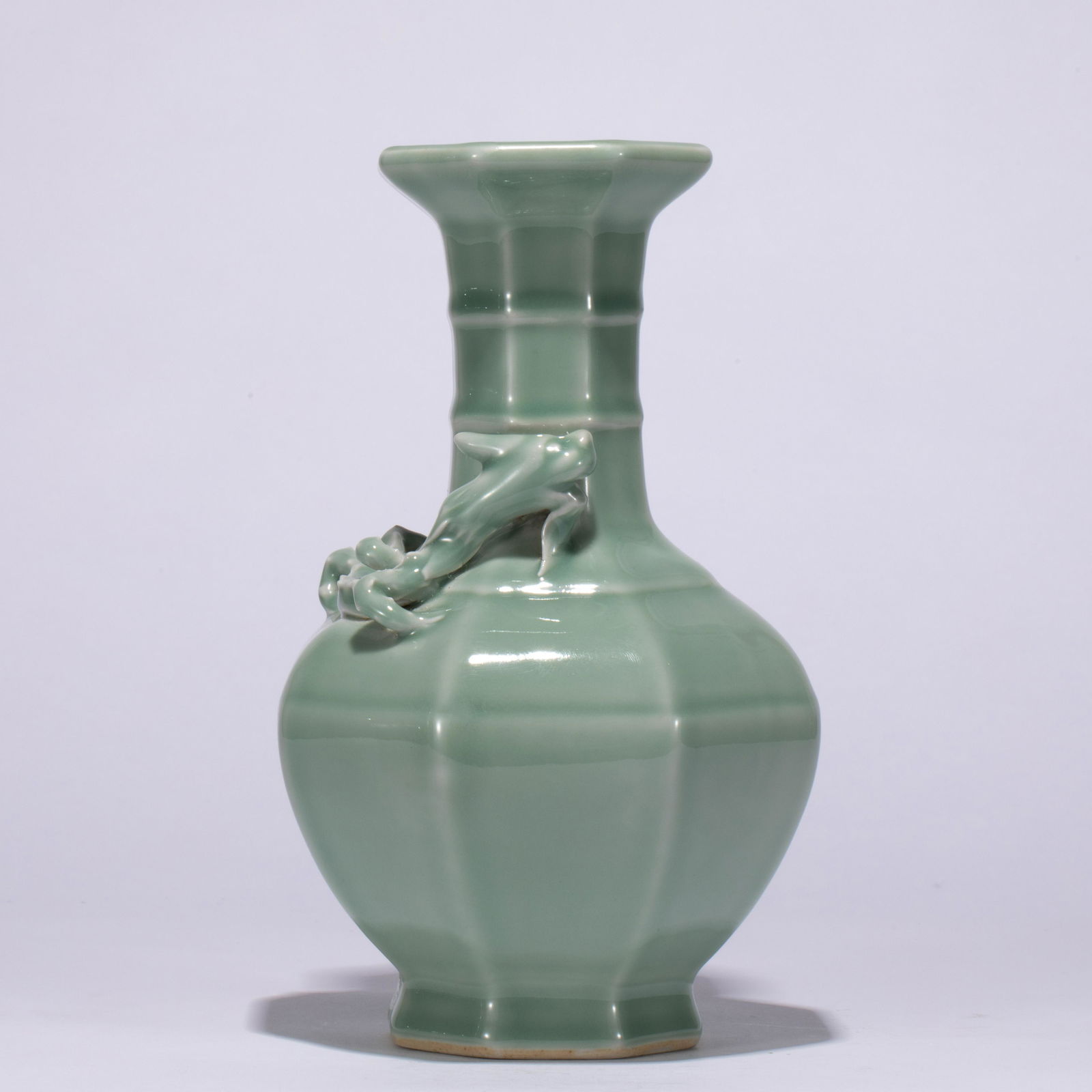 A CHINESE CELADON GLAZE PORCELAIN DRAGON VASE (1 of 9)