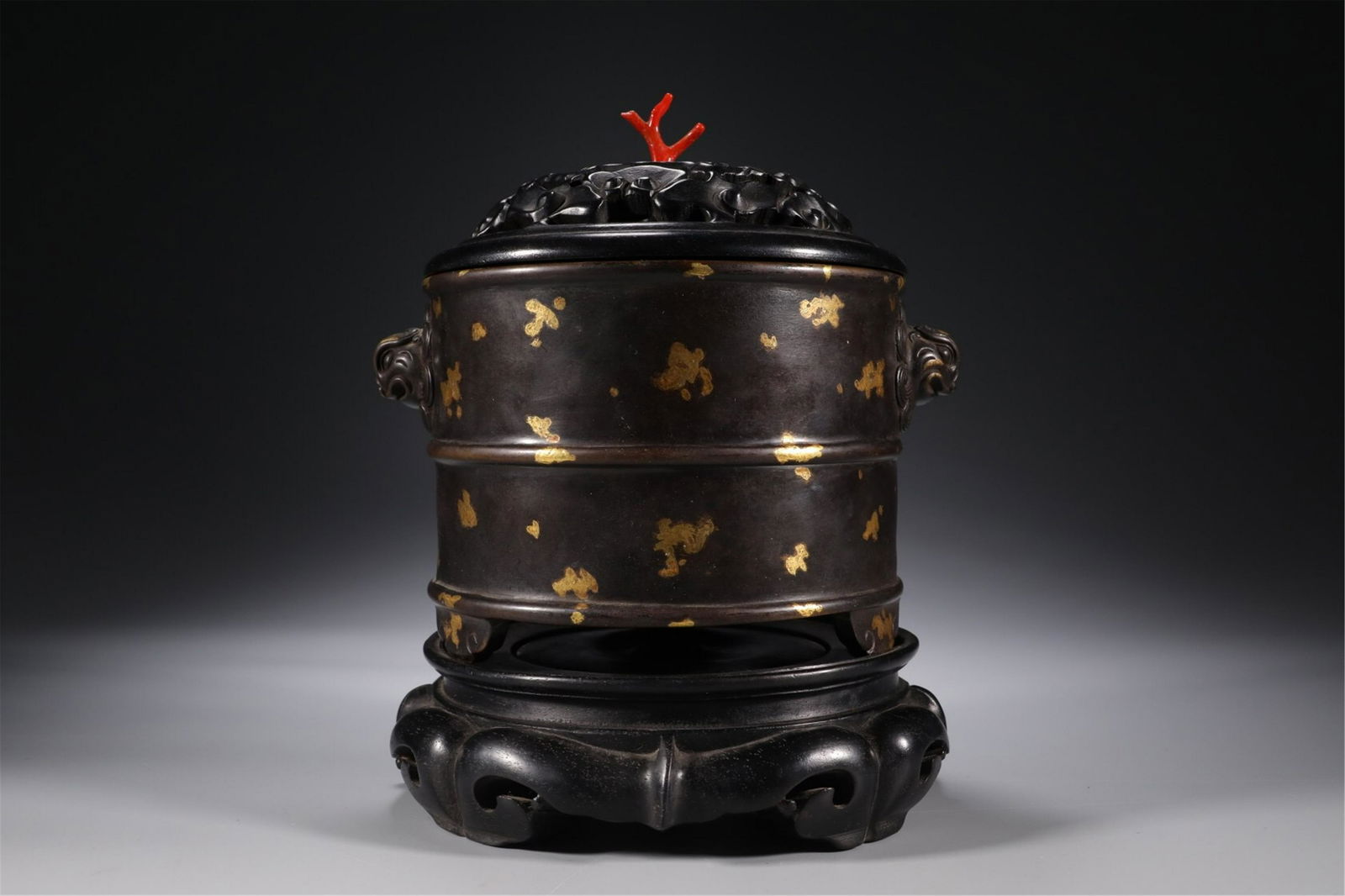A CHINESE BRONZE LIDDED CENSER (1 of 9)