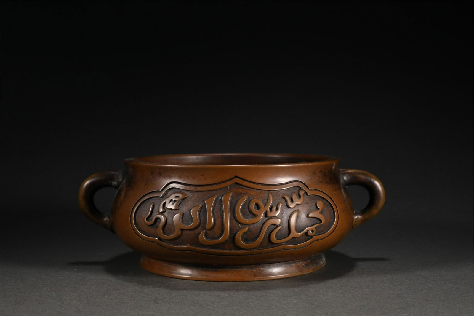 A CHINESE BRONZE DOUBLE HANDLE CENSER (1 of 9)