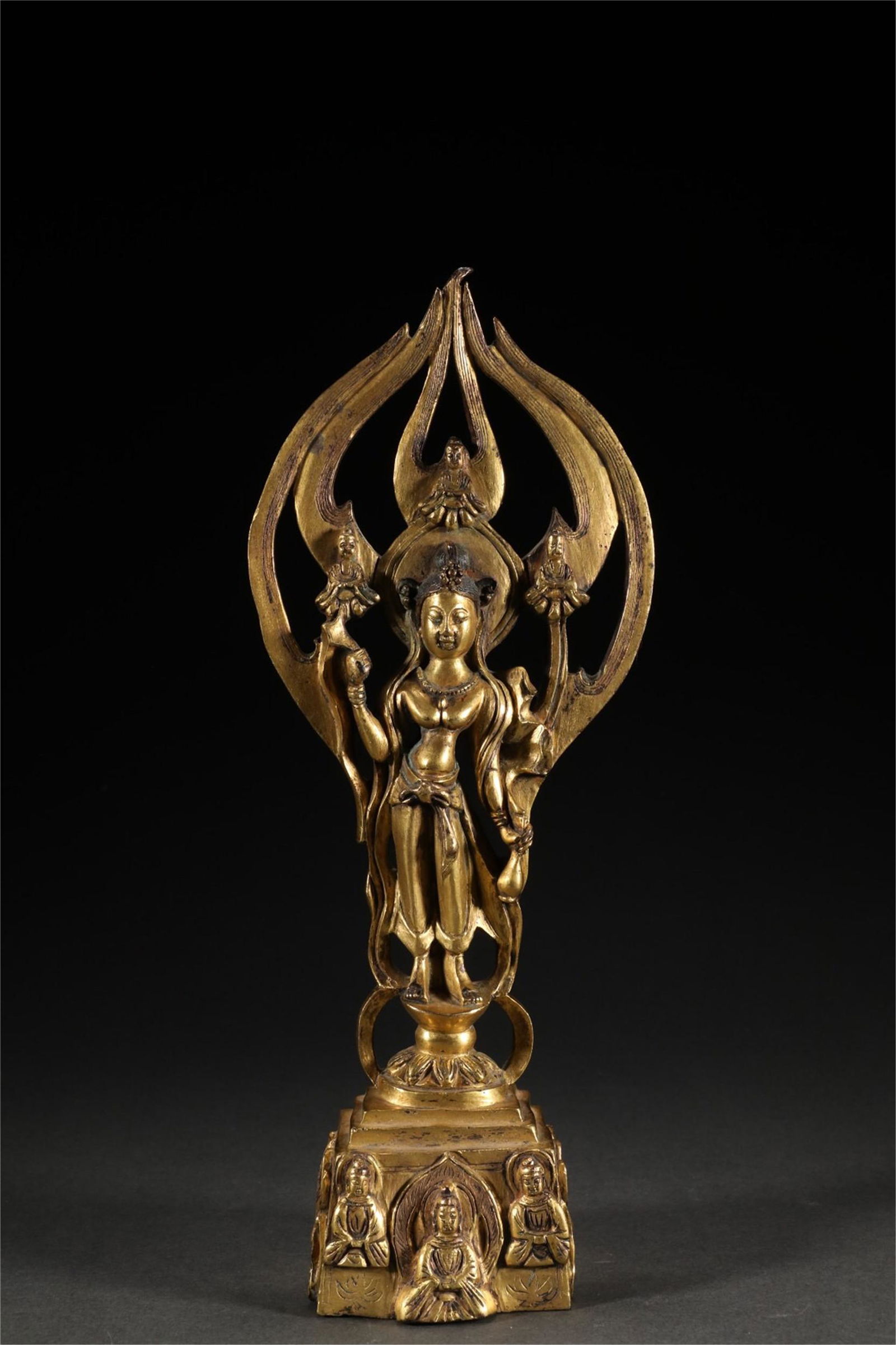 A CHINESE GILDING GUANYIN BUDDHA STATUE (1 of 9)