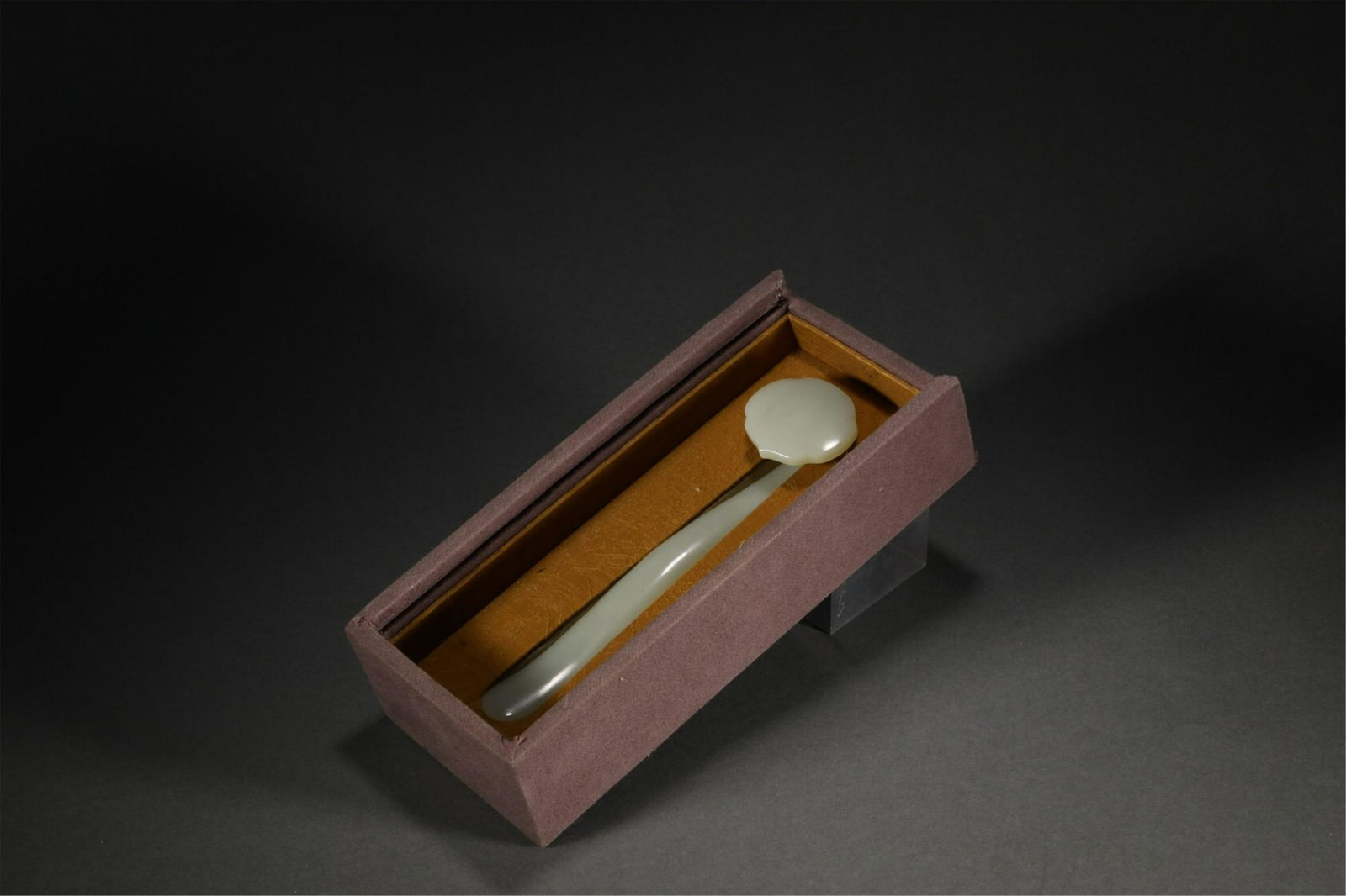 A CHINESE JADE RUYI ORNAMENTS (1 of 9)