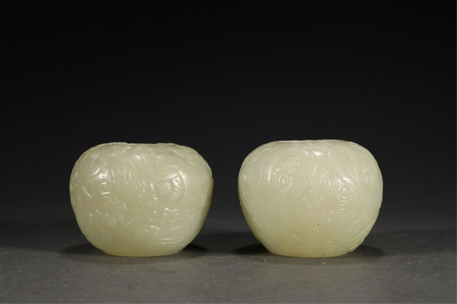 A PAIR OF CHINESE JADE WATER POT (1 of 9)