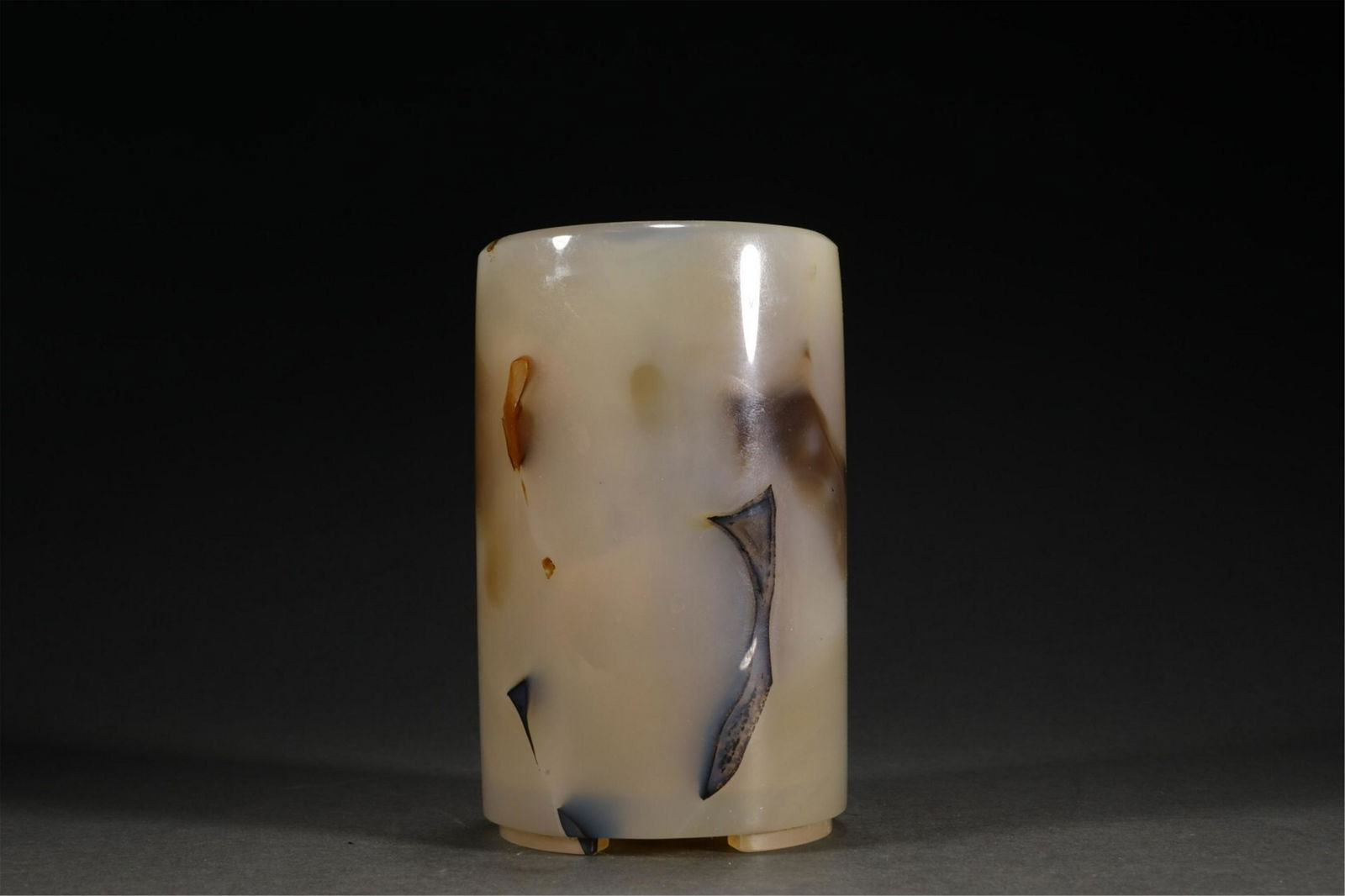 A CHINESE AGATE BRUSH POT (1 of 9)